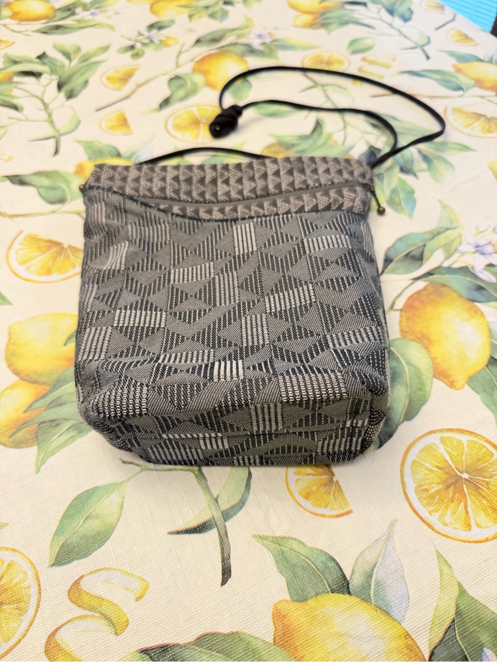 Maruca Design Compact Gray Geometric Crossbody Bag